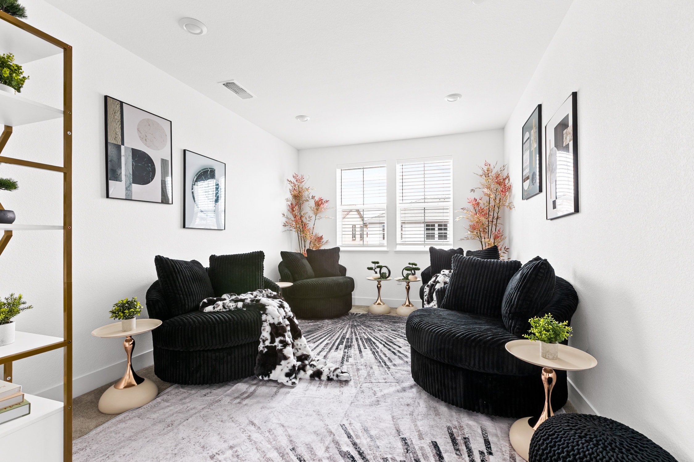 Comfortable living room lounge area at Brighter Day Detox
